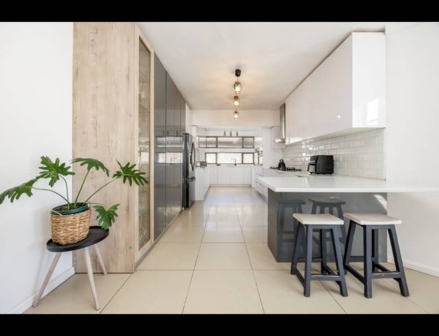 8 BEDROOM HOUSE FOR SALE IN HAASENDAL